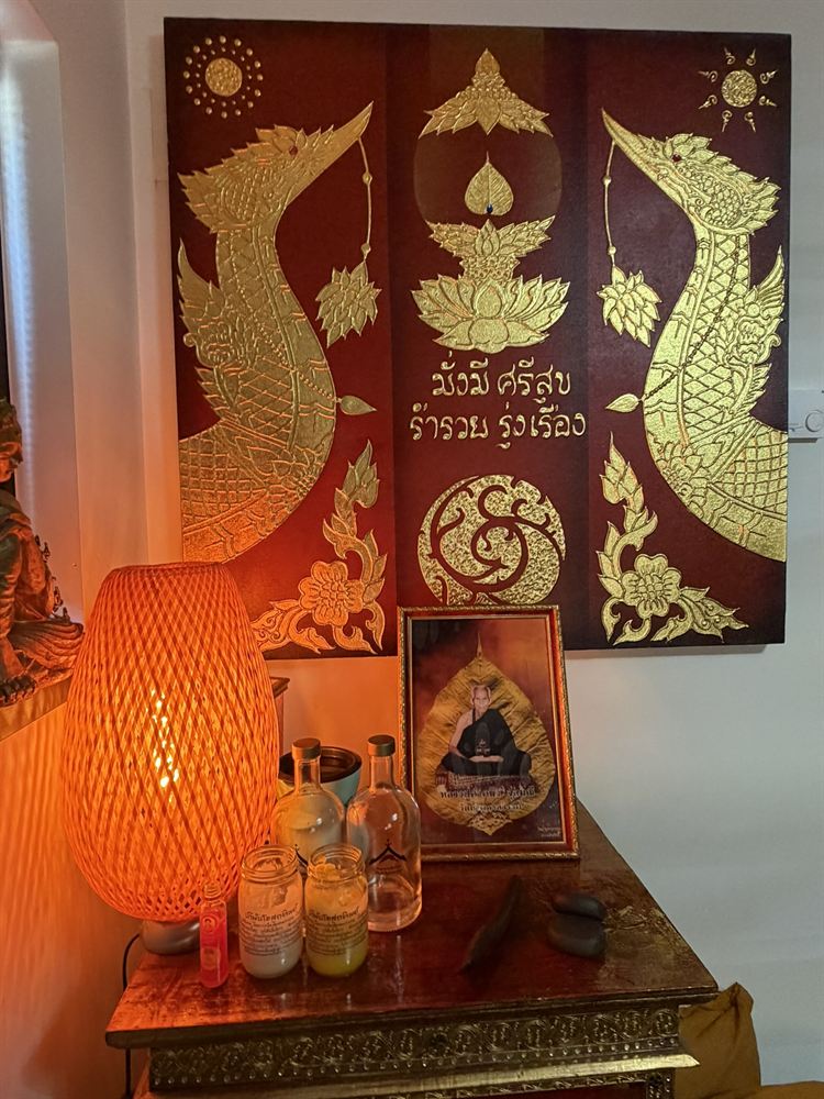 Handgemaakte Thaise wandkunst in goud